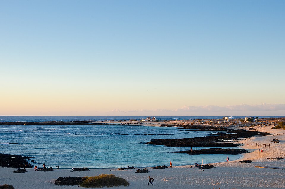 Costa y pueblo de El Cotillo